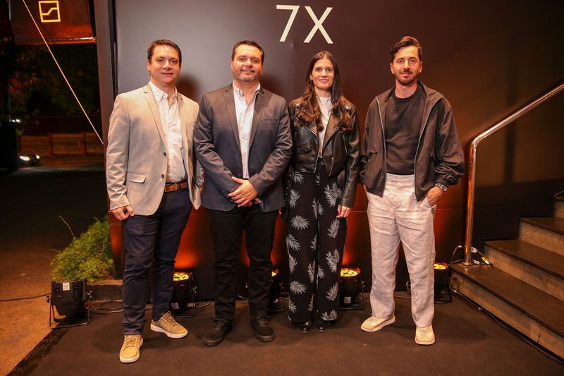 Invitados en el photo wall ZEEKR 7X